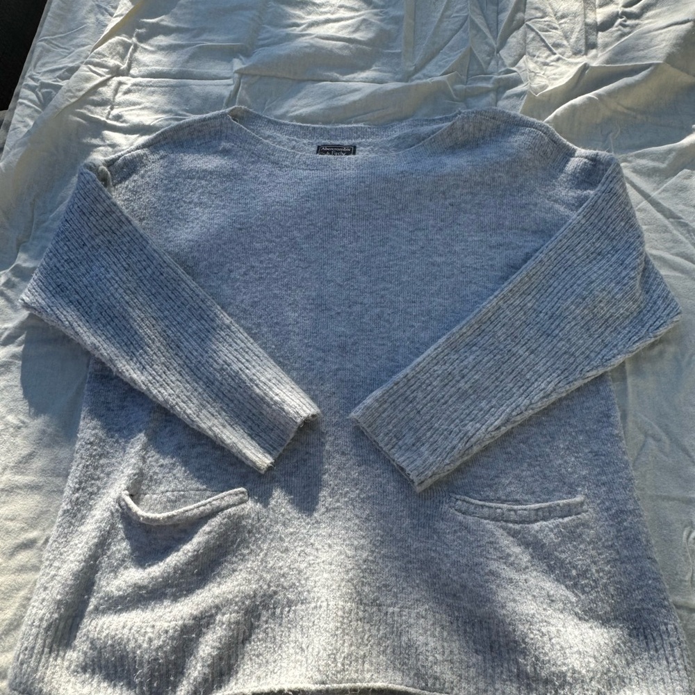 Abercrombie & Fitch Light Gray Women's Sweater